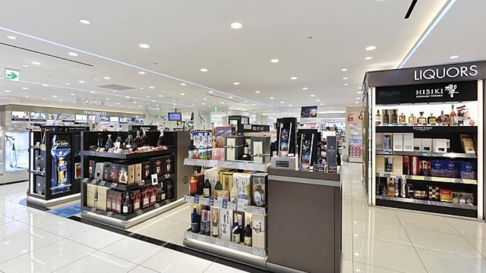 Khu mua sắm miễn thuế tại s&acirc;n bay Kansai