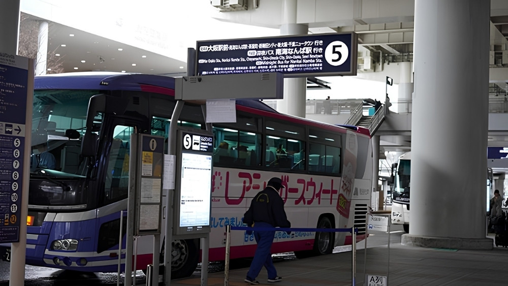 Bến xe bu&yacute;t Limousine tại s&acirc;n bay Kansai
