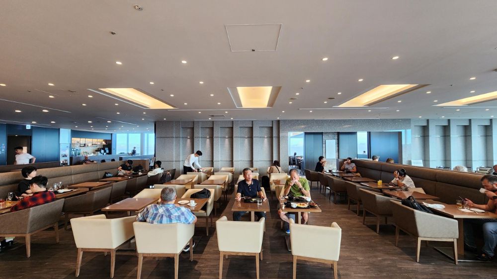 Japan Airlines v&agrave; ANA Premium Economy