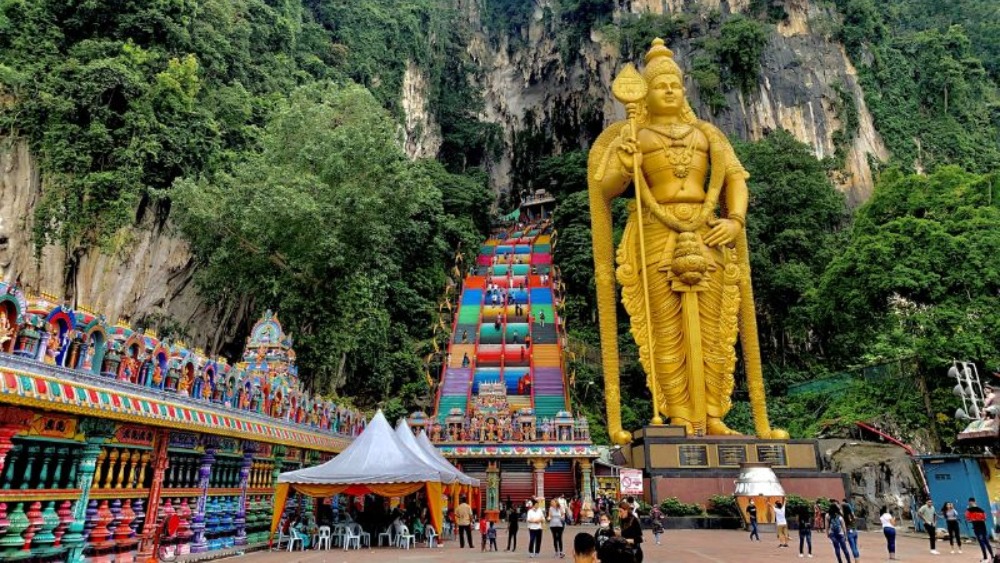 Khung cảnh động Batu tại th&agrave;nh phố Kuala Lumpur 