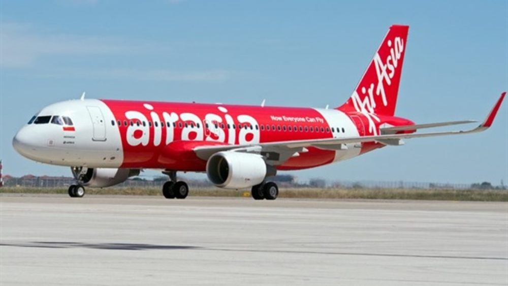 m&aacute;y bay h&atilde;ng AirAsia khai th&aacute;c đường bay thẳng từ Nha Trang đến Kuala Lumpur