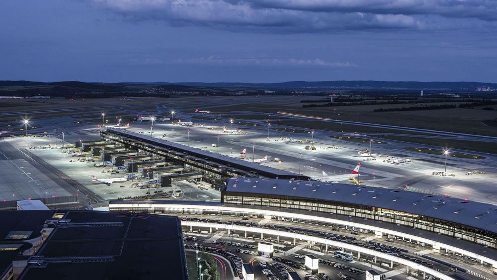 To&agrave;n cảnh nh&agrave; ga hiện đại của s&acirc;n bay quốc tế Vienna