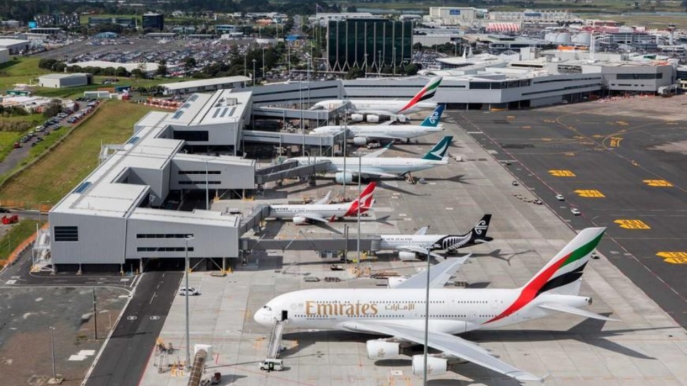 M&aacute;y bay của nhiều h&atilde;ng đỗ tại nh&agrave; ga quốc tế s&acirc;n bay Auckland