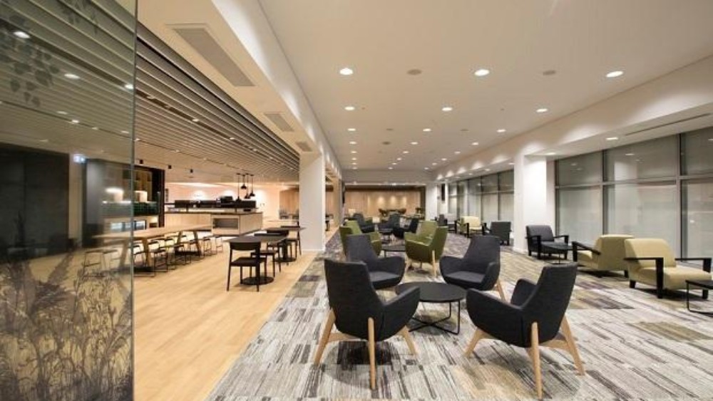Khu ph&ograve;ng chờ v&agrave; tiện &iacute;ch b&ecirc;n trong nh&agrave; ga quốc tế s&acirc;n bay Auckland