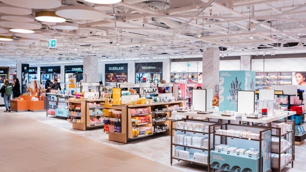 Cửa h&agrave;ng miễn thuế v&agrave; khu vực dịch vụ tại s&acirc;n bay quốc tế Vienna