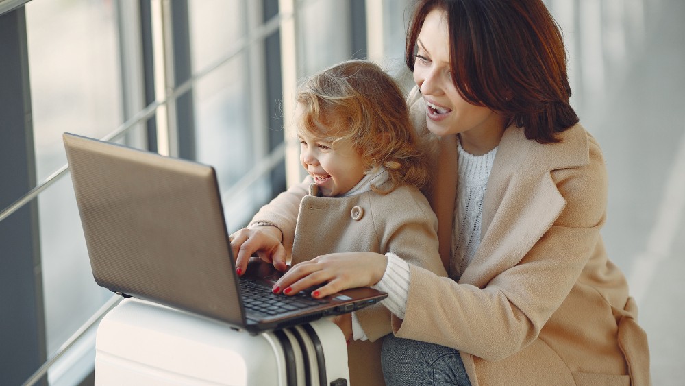 H&agrave;nh kh&aacute;ch d&ugrave;ng laptop so s&aacute;nh gi&aacute; v&agrave; lịch bay Đ&agrave; Nẵng đi Auckland
