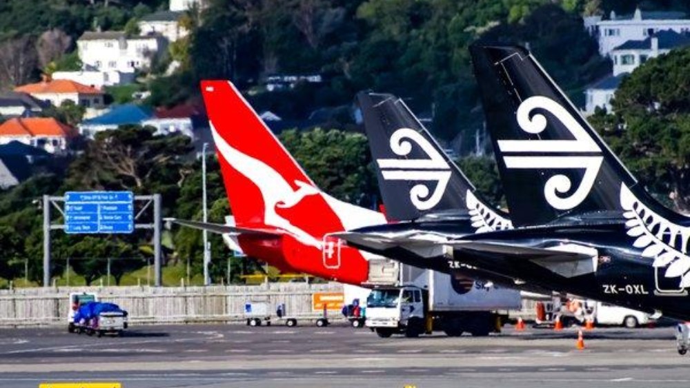 m&aacute;y bay Air New Zealand v&agrave; Qantas tại s&acirc;n bay Wellington