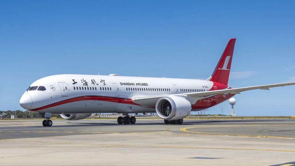 M&aacute;y bay Shanghai Airlines tại s&acirc;n bay